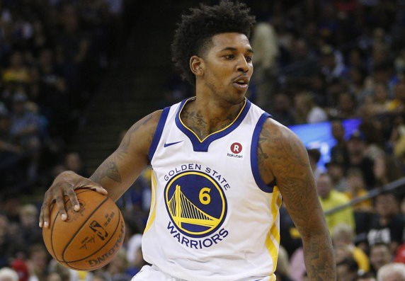 场面已经混乱！有球迷在场内SIUUUU！（现场失序！球迷在场内高喊SIUUUU）