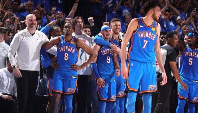 U22国足战韩国首发与负越南相比仅更换门将，王博豪继续出任中锋（U22国足对阵韩国首发较负越南仅换门将，王博豪仍担纲中锋）