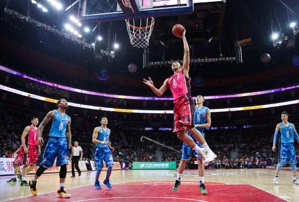 科瓦奇：施洛特贝克生病卧床，不确定是否会错过对曼城的比赛（科瓦奇：施洛特贝克病倒，出战曼城成疑）