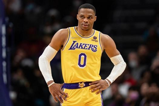 齐沃：在比赛的某个阶段全队都过度兴奋，缺乏清晰的思路（齐沃：比赛中一度全队情绪过于亢奋，思路不够清晰）