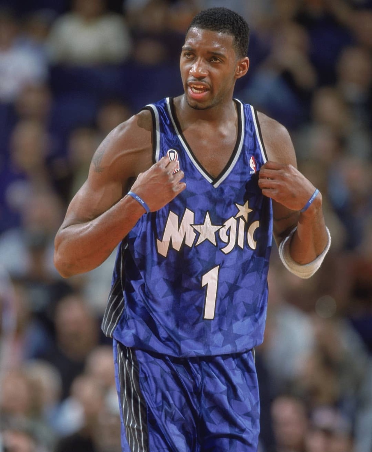 阿媒：阿根廷足协遭司法部门搜查，涉嫌与某金融机构存在关联（阿媒：司法部门突击搜查阿足协，疑与某金融机构有牵连）